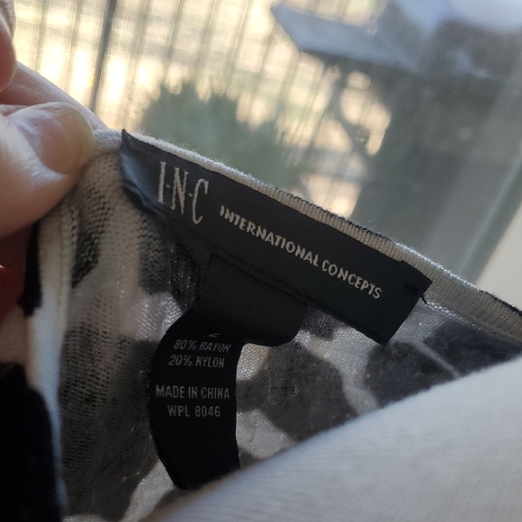 Chic Black and White Animal Print Top - Picture 2 of 7